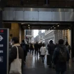 Sorties gare centrale Bruxelles : passants vers musées et Bruxelles-Nord