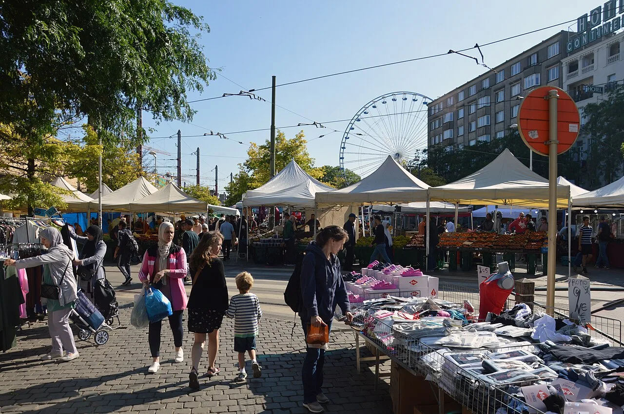 Le marché du Midi un dimanche matin, photographié le 14 juillet 2024.